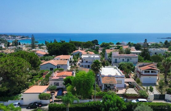 For sale Real Estate Transaction Sea Siracusa Sicilia